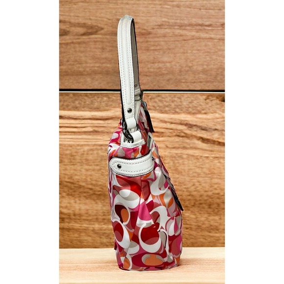 Coach F23957 Daisy Kaleidoscope Print Convertible Hobo - Picture 4 of 10